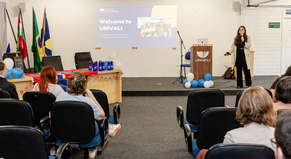 15-1787573012-welcome-meeting-foto-karine-gerlach-03-png.png